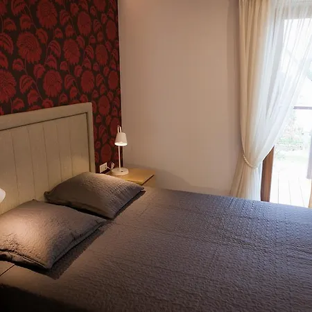 Nikolas Apartament
